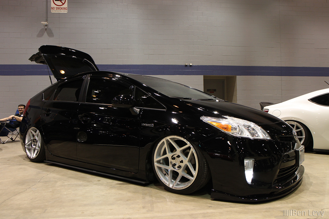 Toyota Prius 2025 Lowered