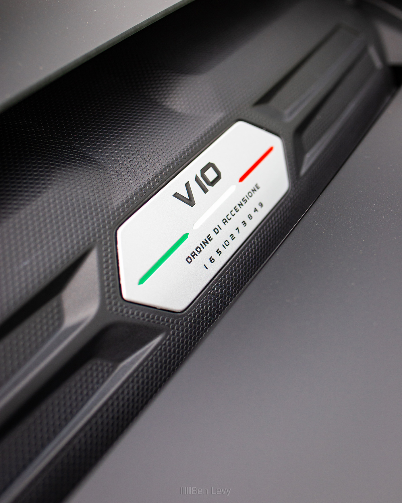 V10 Firing Order Plaque on Lamborghini Huracan