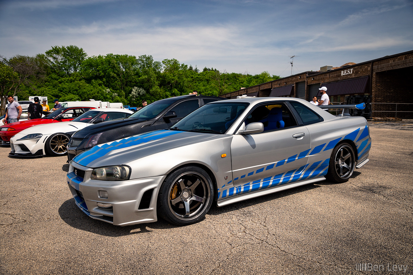 Silver R Nissan Skyline Gt R With Blue Graphics Benlevy Com