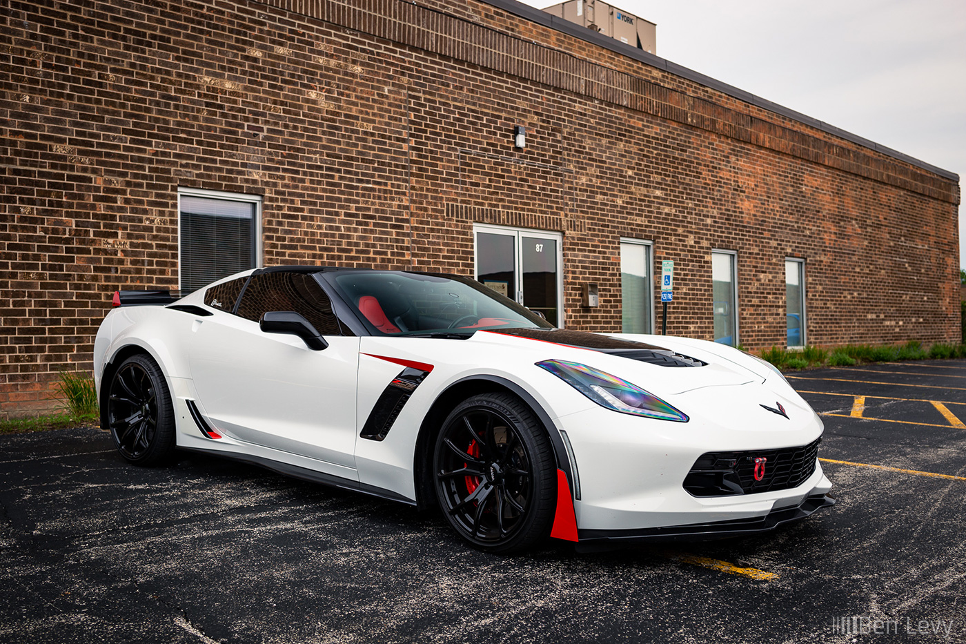 White C7 Corvette Z06 with Black and Red Accents