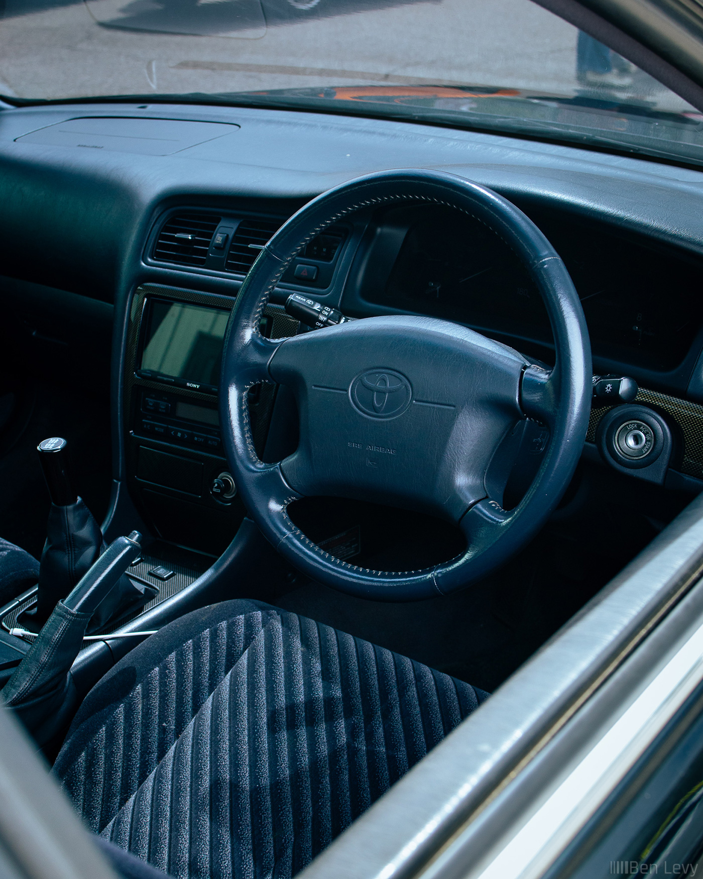Steering Wheel in Toyota Chaser Tourer V