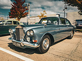 Blue 1966 Rolls-Royce Silver Cloud III at a Lake Forest Car Show