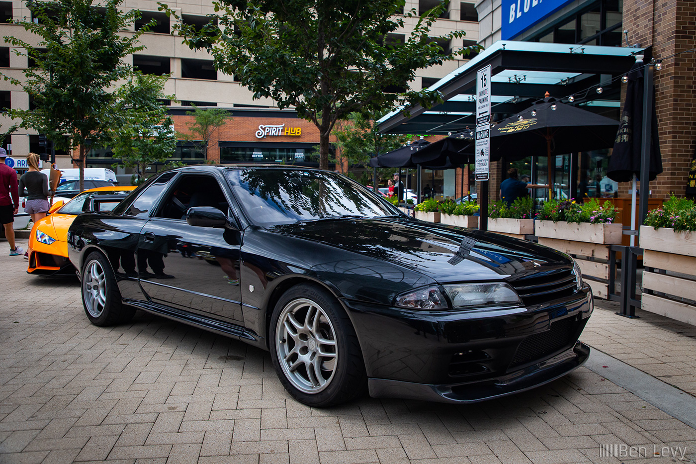 Black R32 Nissan Skyline GT-R at Lincoln Common in Chicago