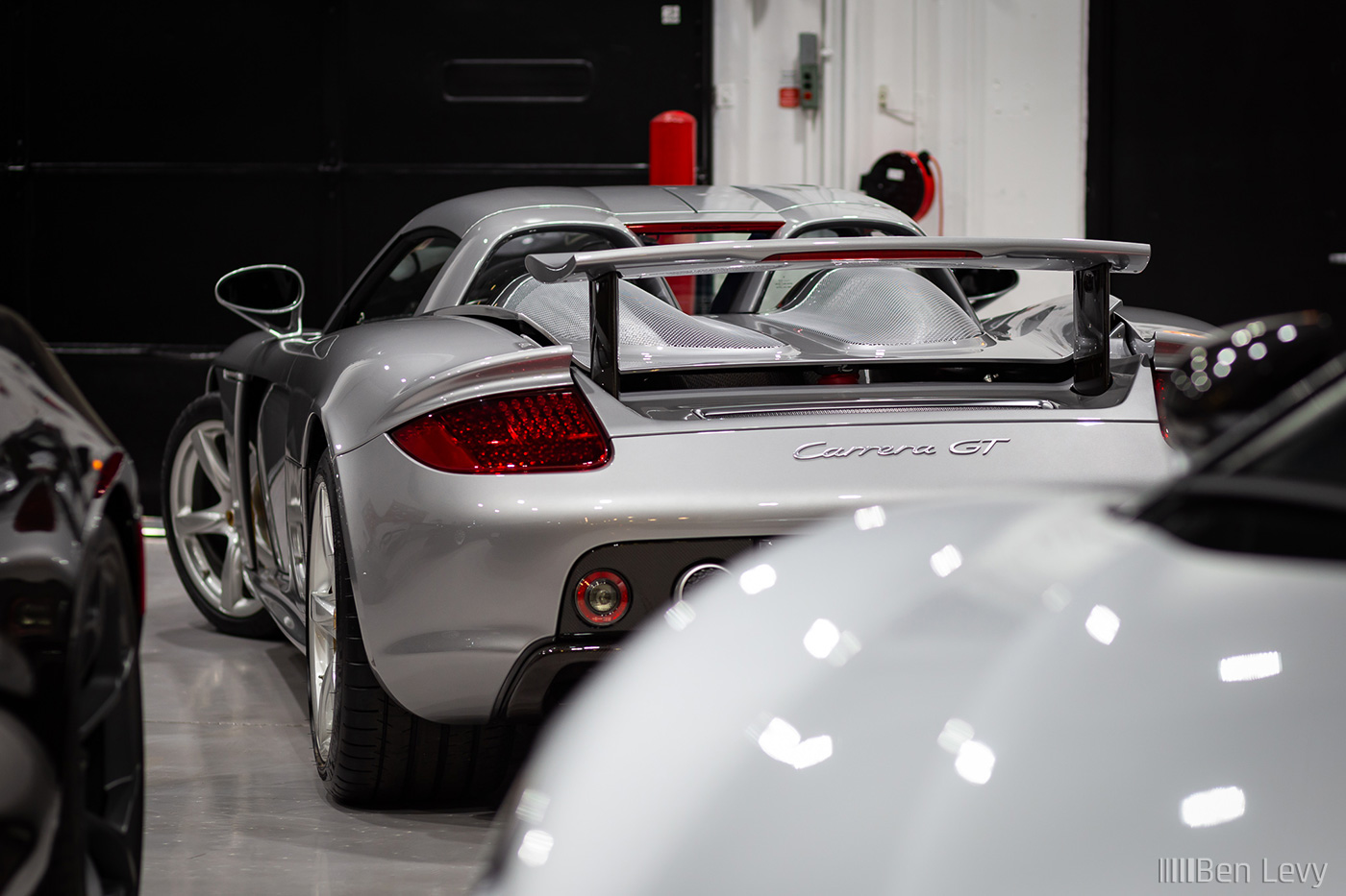 Rear Wing on Silver Porsche Carrera GT