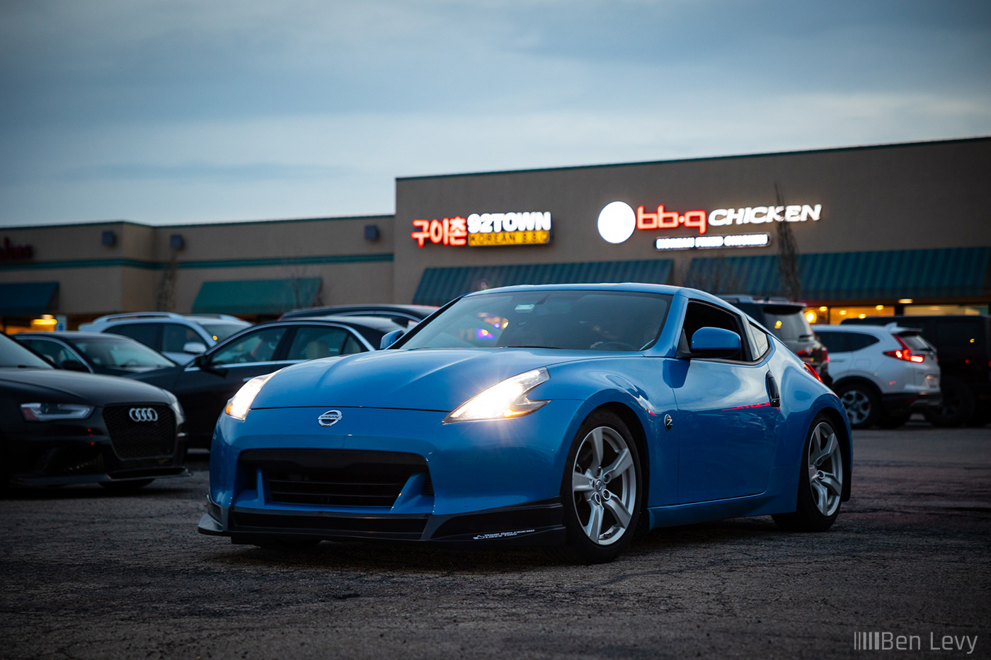 Blue Nissan 370Z at Coffee Haus - BenLevy.com