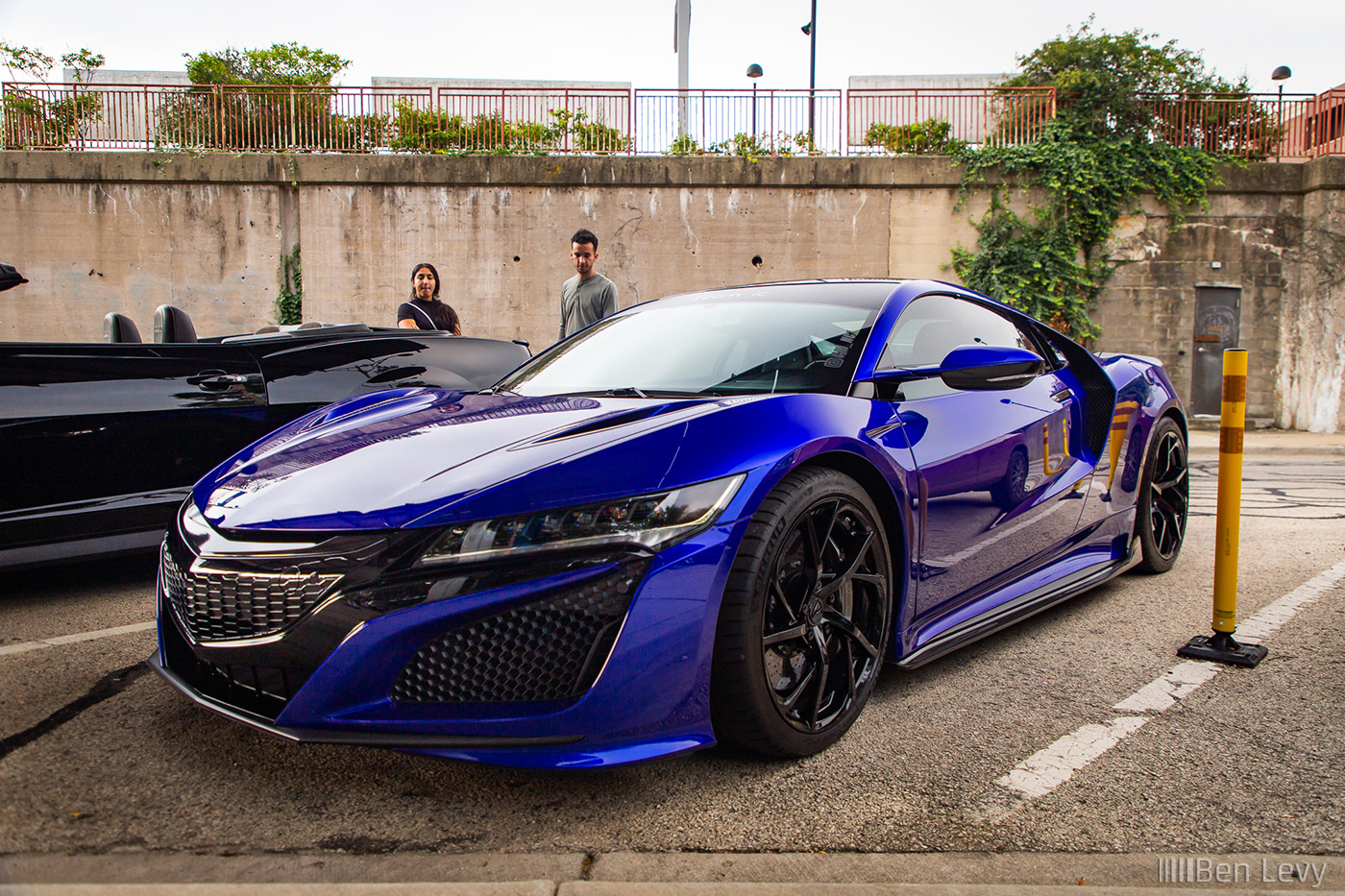 Blue Acura NSX in a Subusb of Chicago