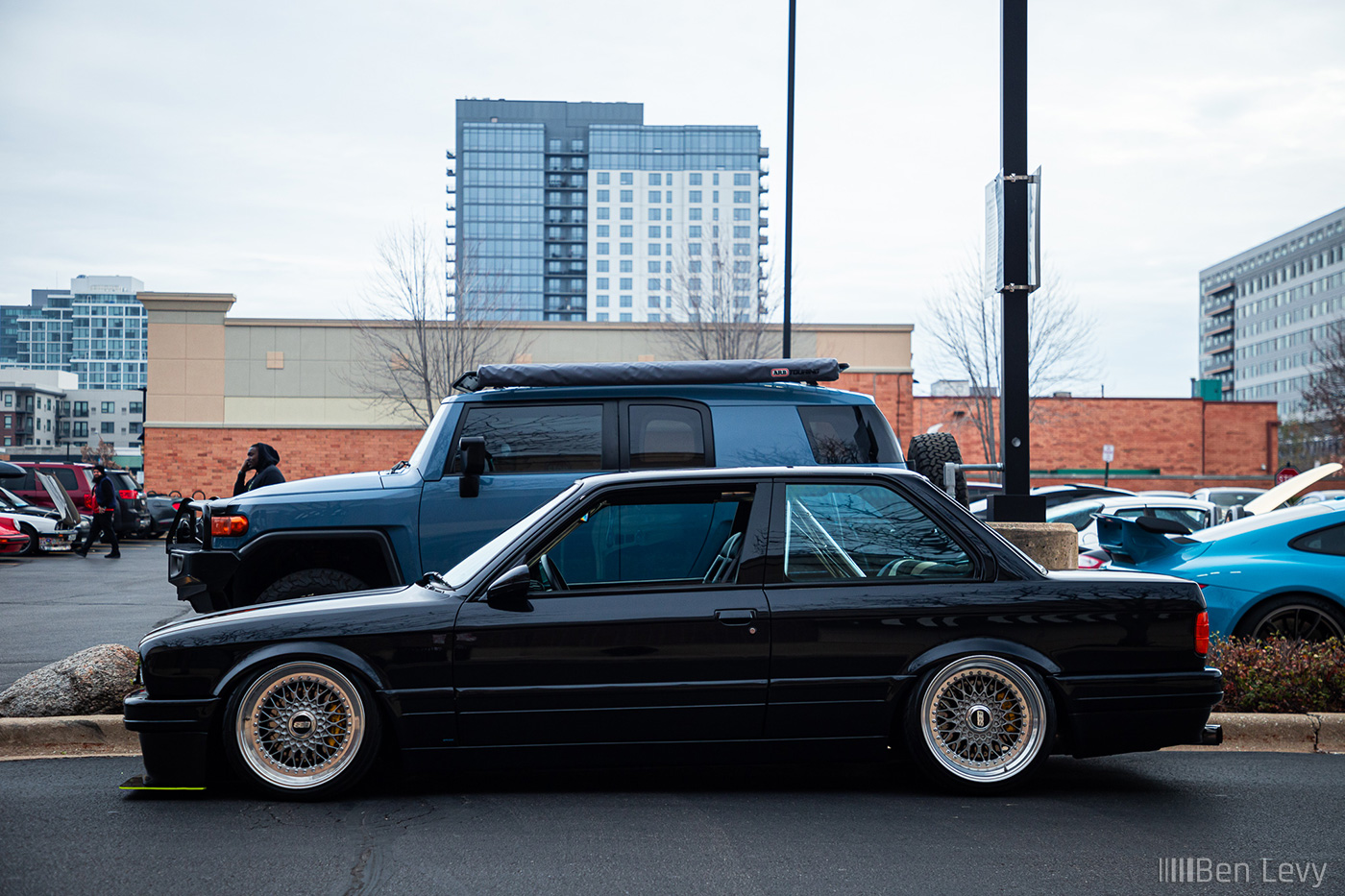 Aggresive Stance on Black E30 BMW