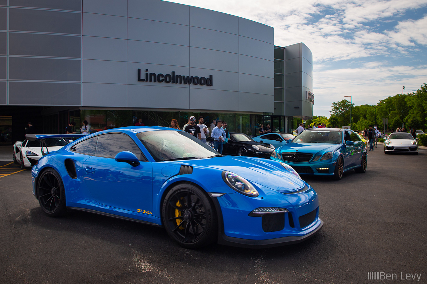 Blue Porsche 911 GT3 RS in Lincolnwood, IL