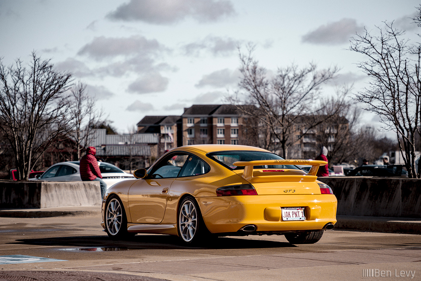 Yellow Porsche 996 GT3