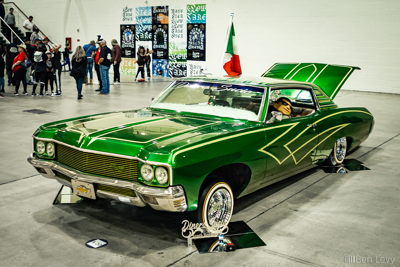 Dinero Sucio, Custom Green Chevy Caprice