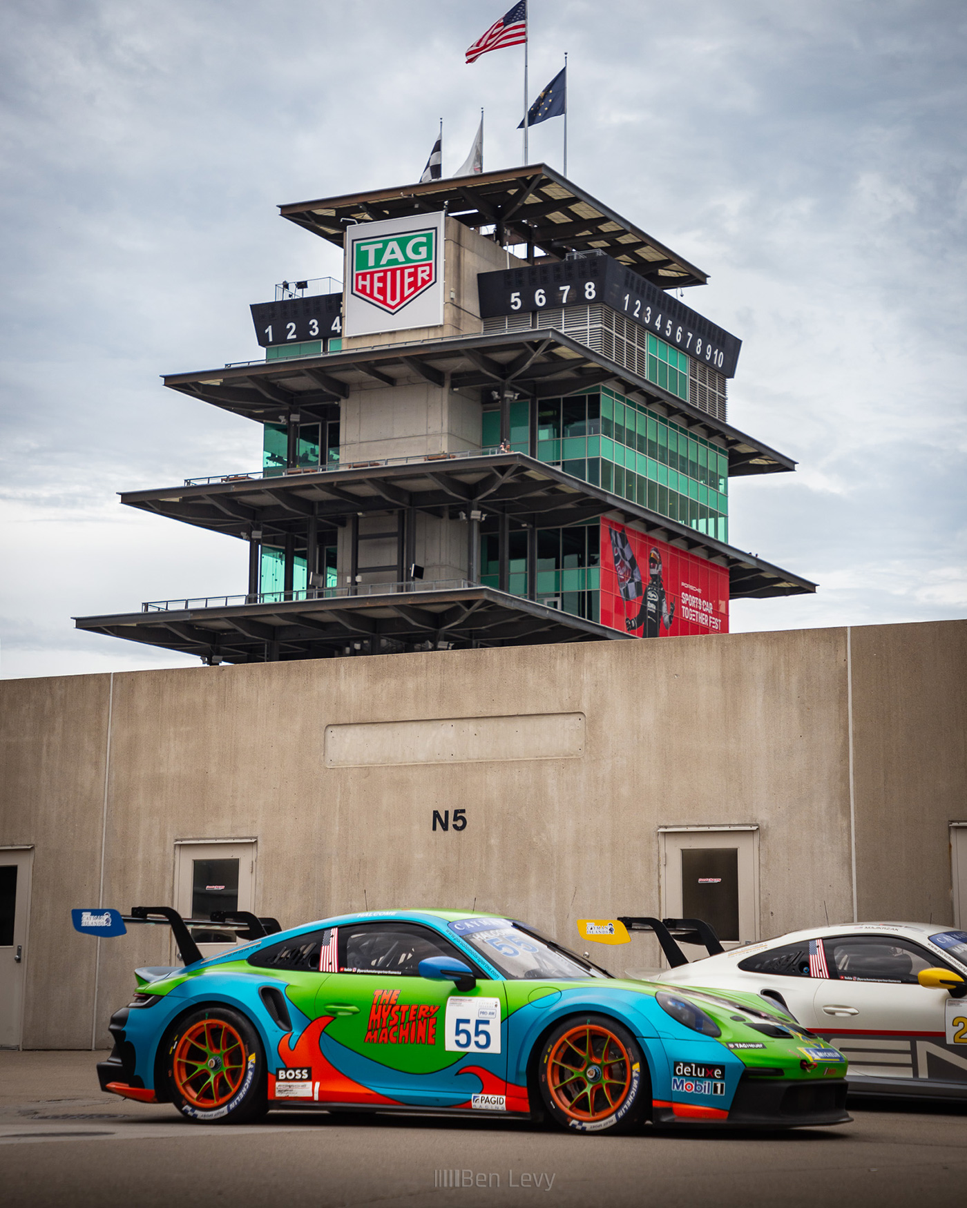The Mystery Machine, Scooy-Doo Inspired Porsche 911 GT3