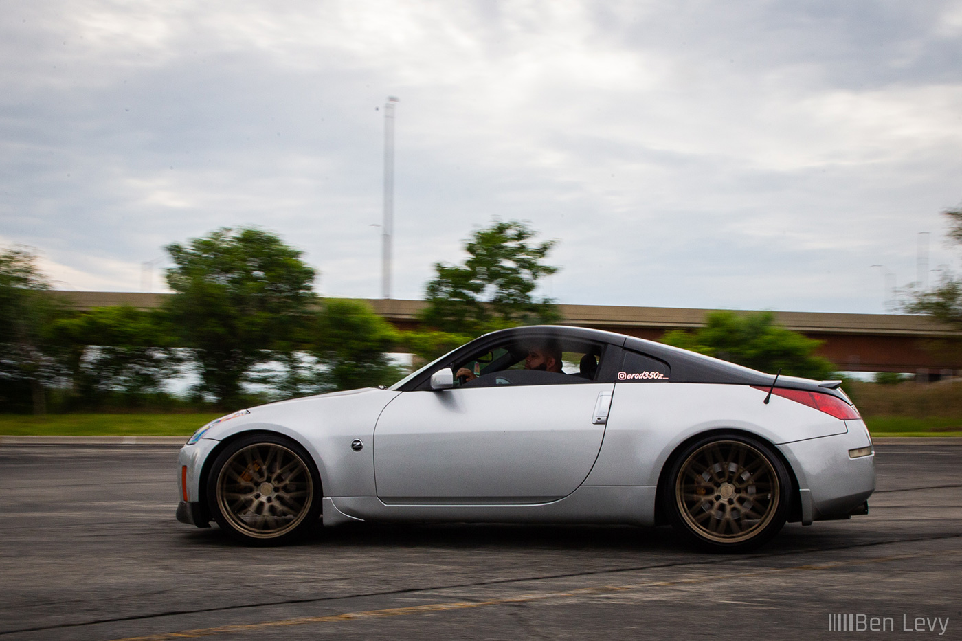 Silver Nissan 350Z with Black Roof