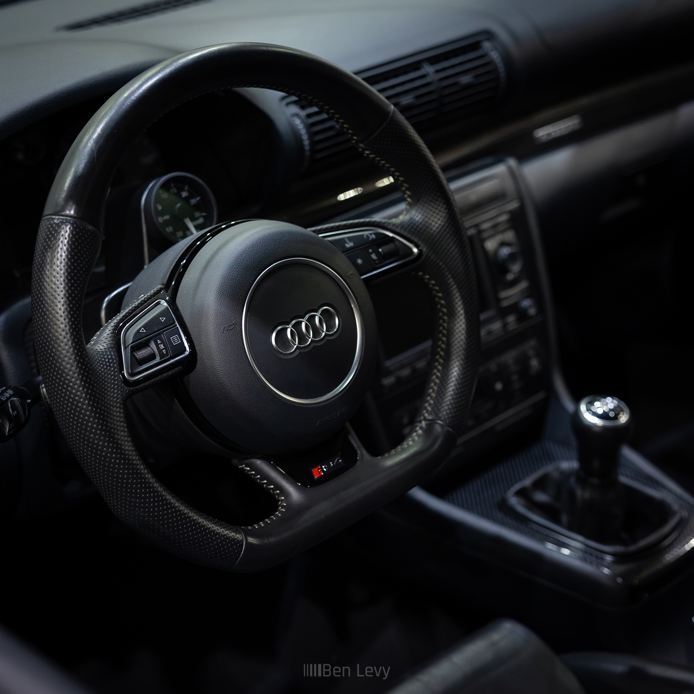 RS4 Steering wheel in B5 Audi S4