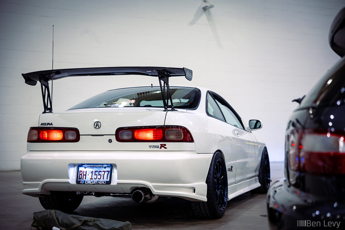 J's Racing Carbon 3D GT Wing on White Acura Integra Type R