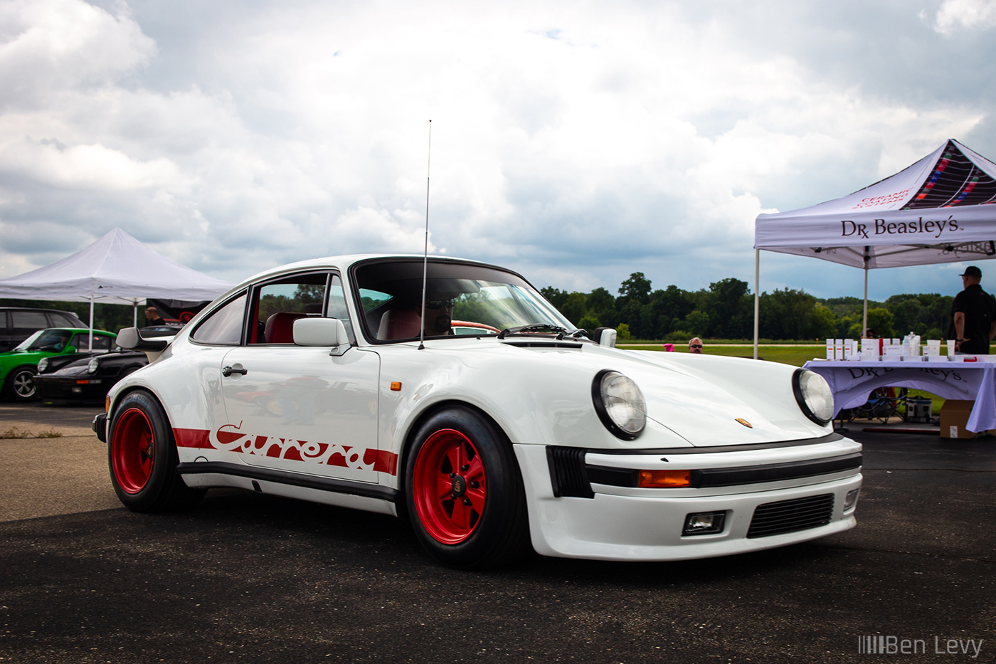 White Porsche 911 from Kelly-Moss