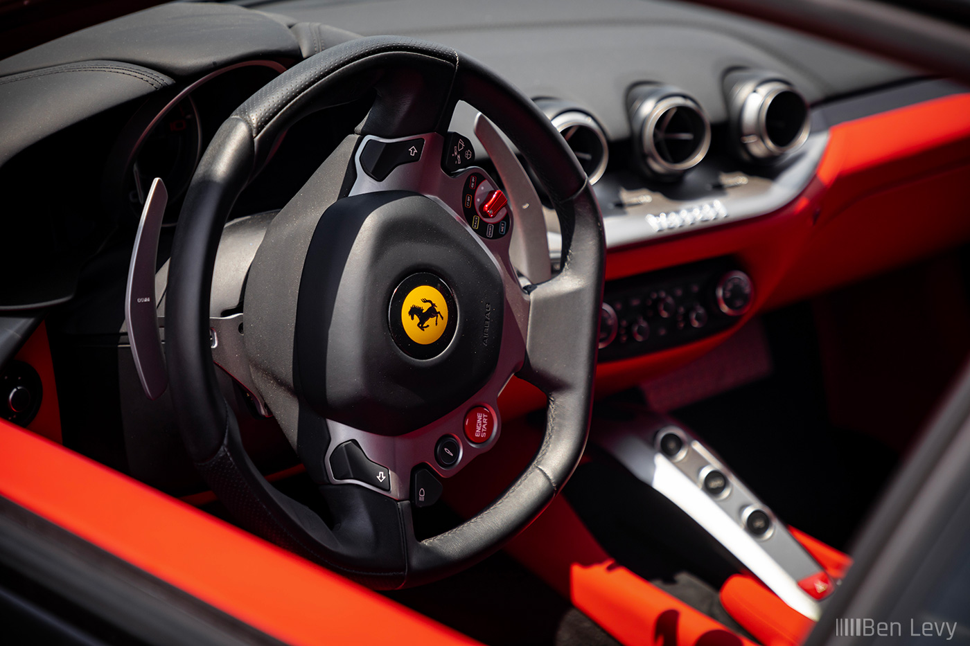 Steeriing Wheel in Ferrari F12berlinetta