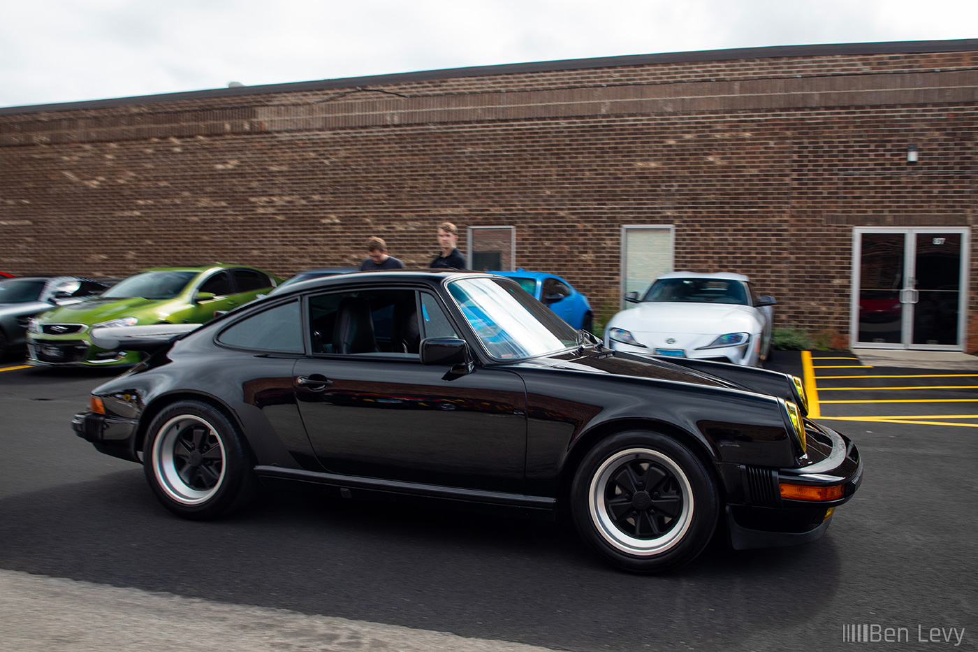 Side of Black 1985 911 Carrera