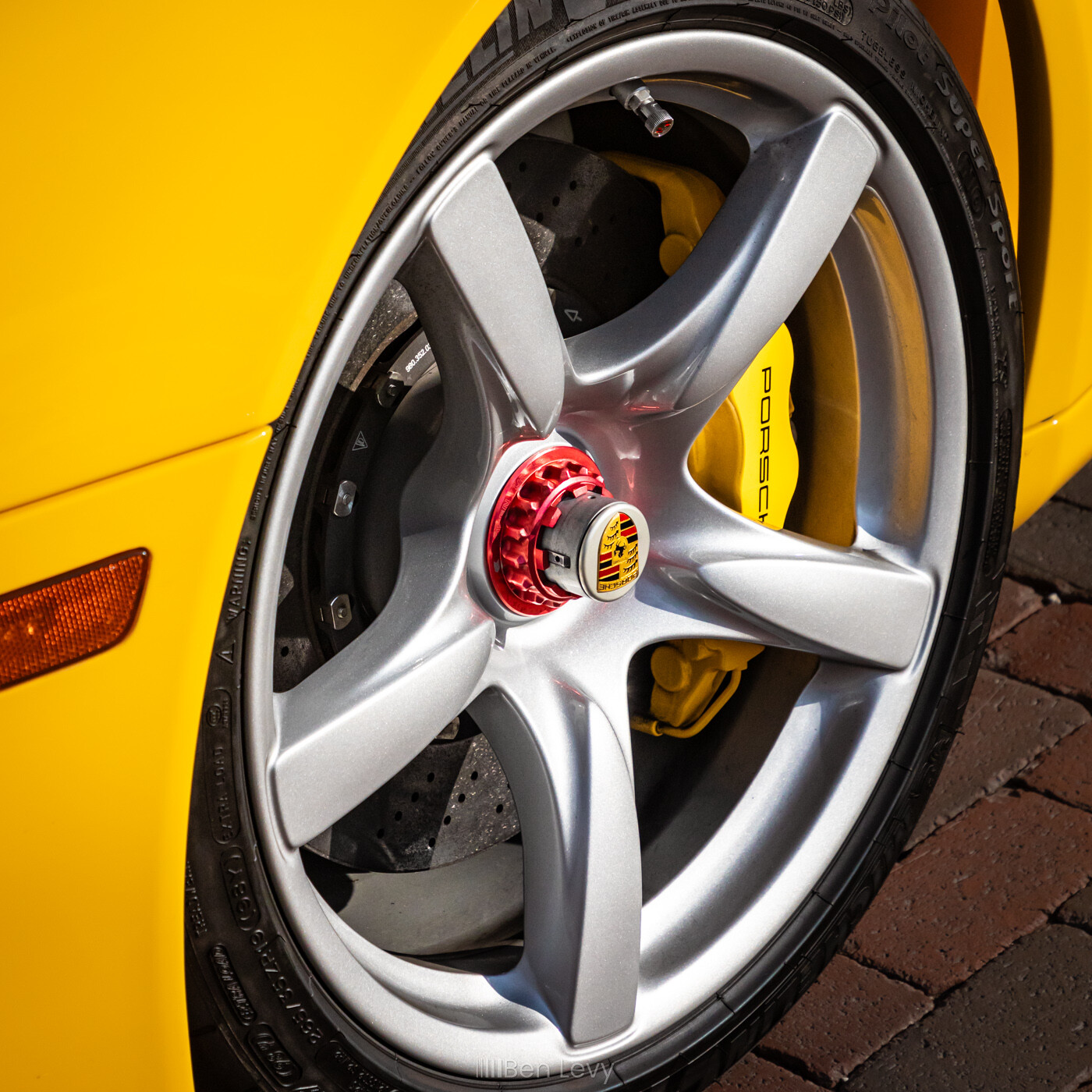 Front Left Wheel on Carrera GT