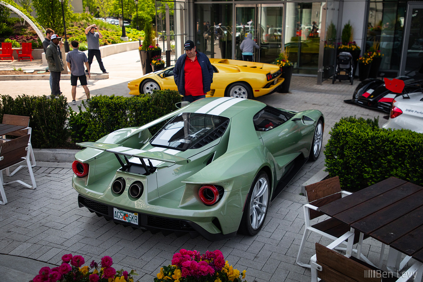 Green Ford GT at Lincoln Common in Chicago