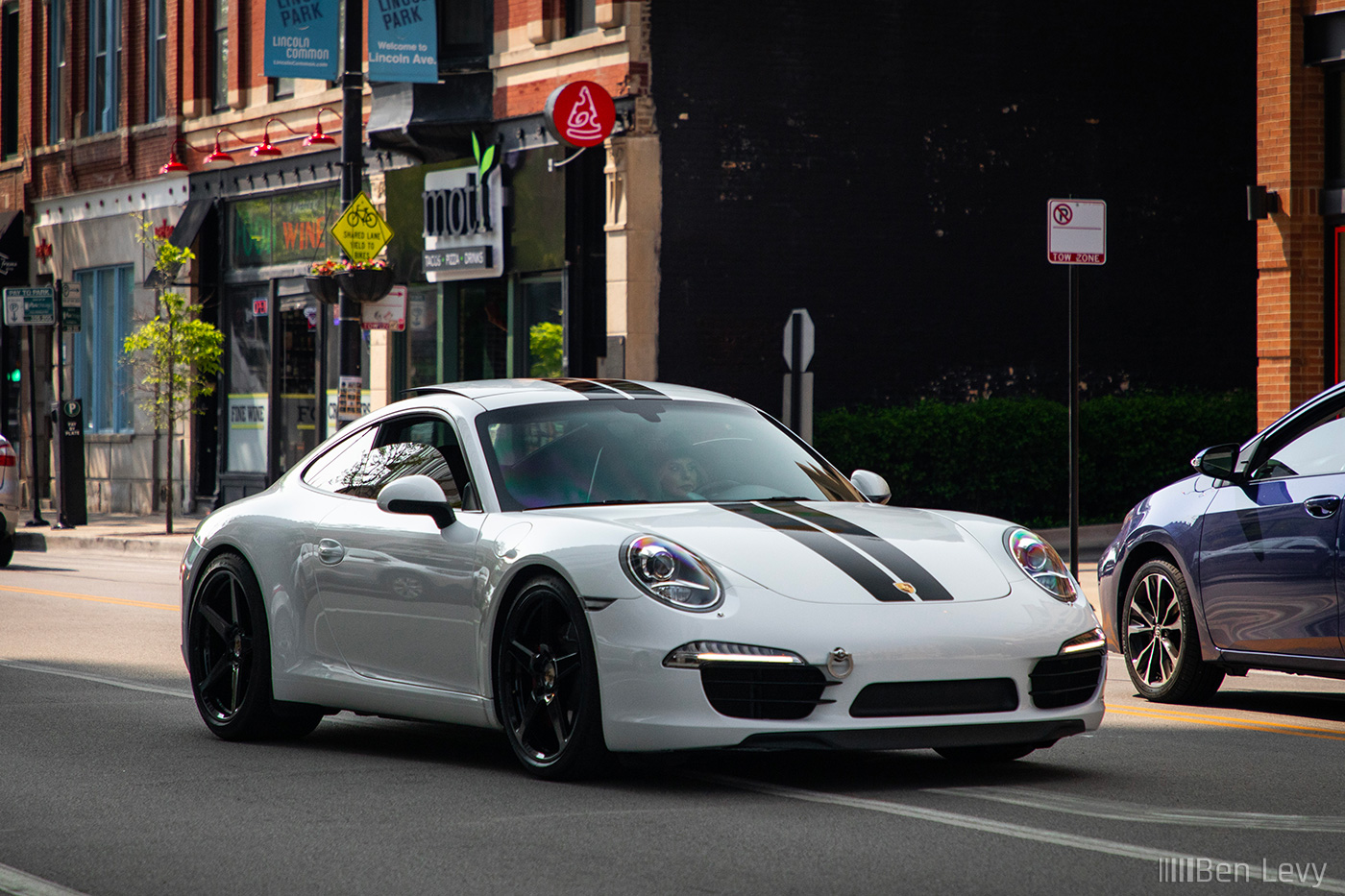White 911 with Black Stripes in Lincoln Park