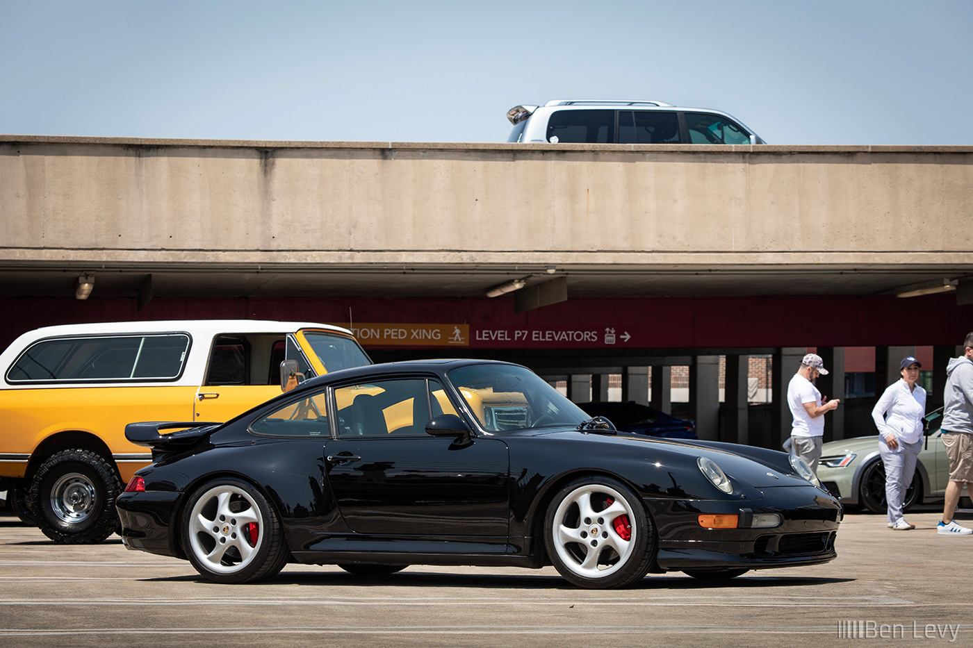 Black Porsche 993 4S