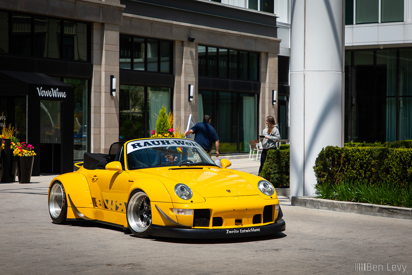 Yellow Porsche 993 Cabriolet in Lincoln Park, Chicago