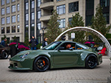 Ultras Wide Porsche 911 in Green