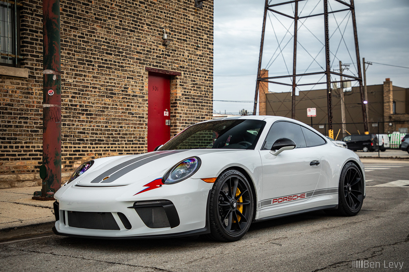 White Porsche 991 GT3 Touring inspired by Bowie