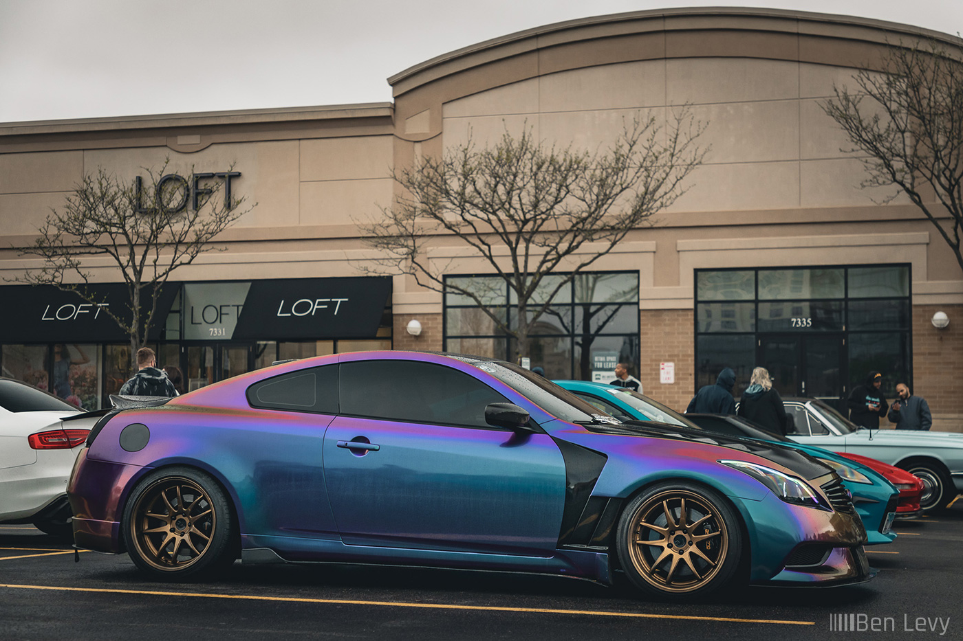 Side of Color-Shifting Infiniti G37 Coupe