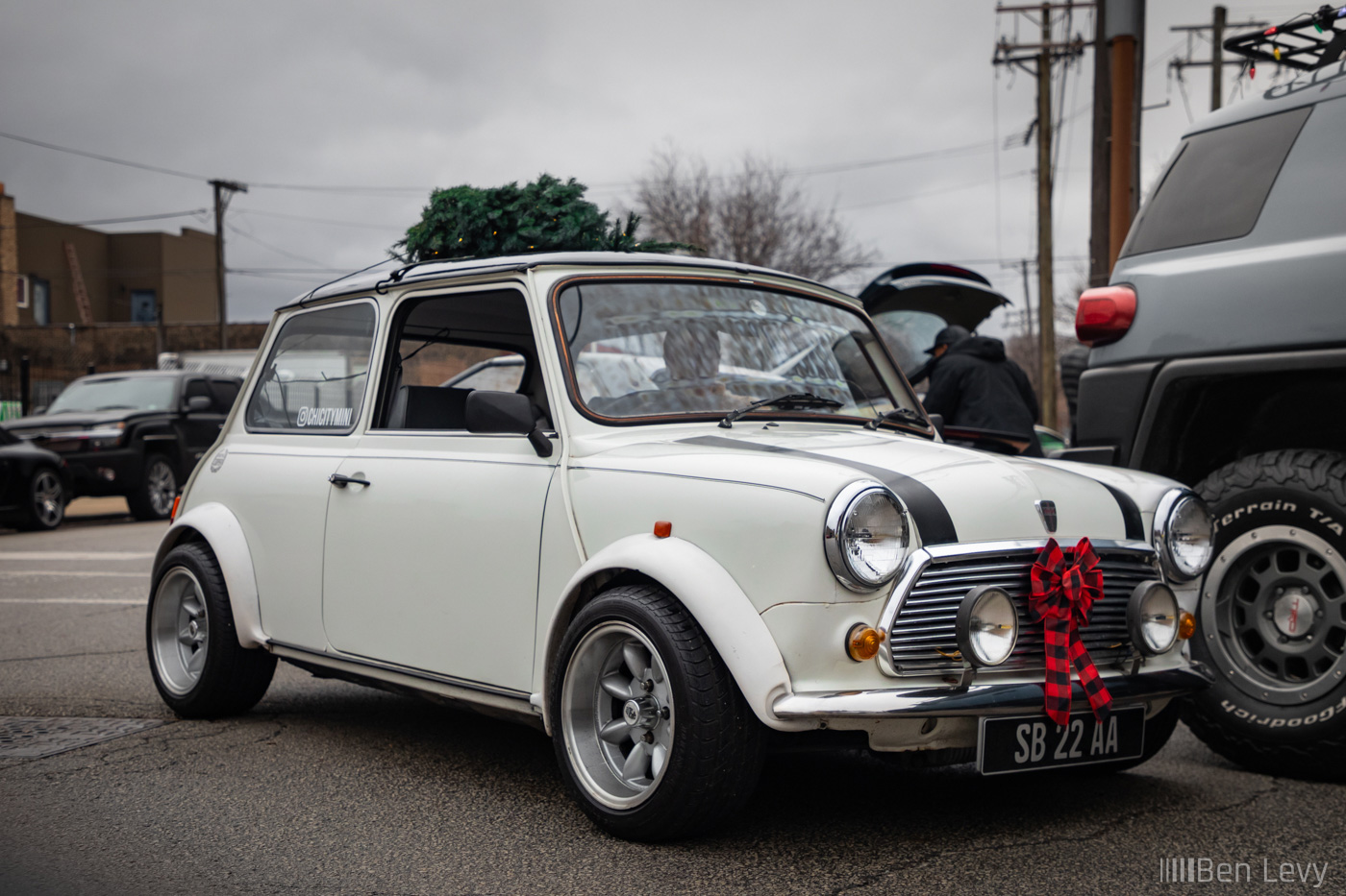 Christmas Bow on a White Mini Cooper in Chicago