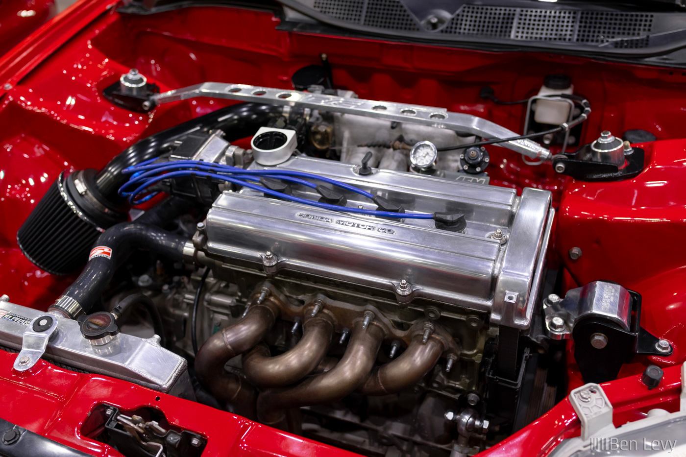 B-Series Engine with Polished Valve Cover