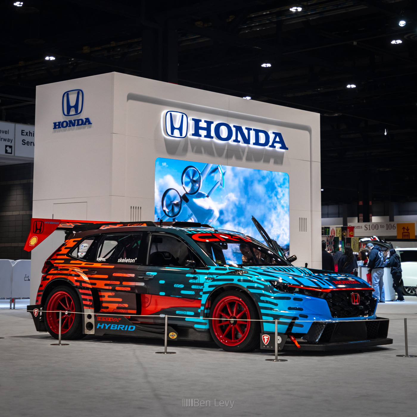 Honda's Honda CR-V Hybrid Race Car