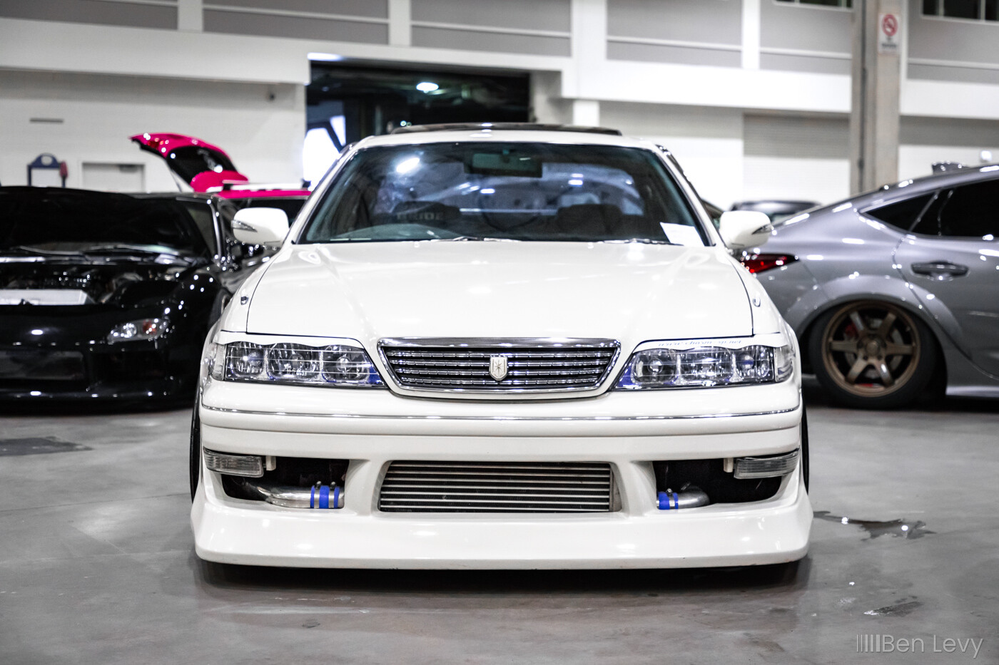 Front of White JZX100 Mark II with FMIC