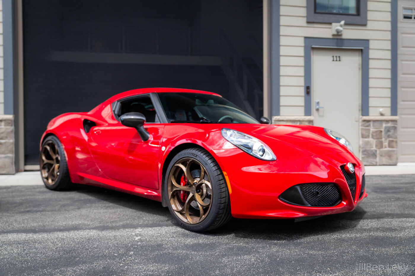 Red Alfa Romero 4C
