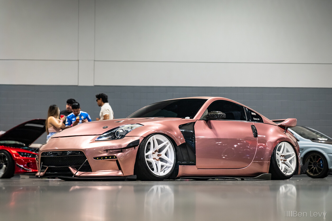 Rose Gold Nissan 350Z