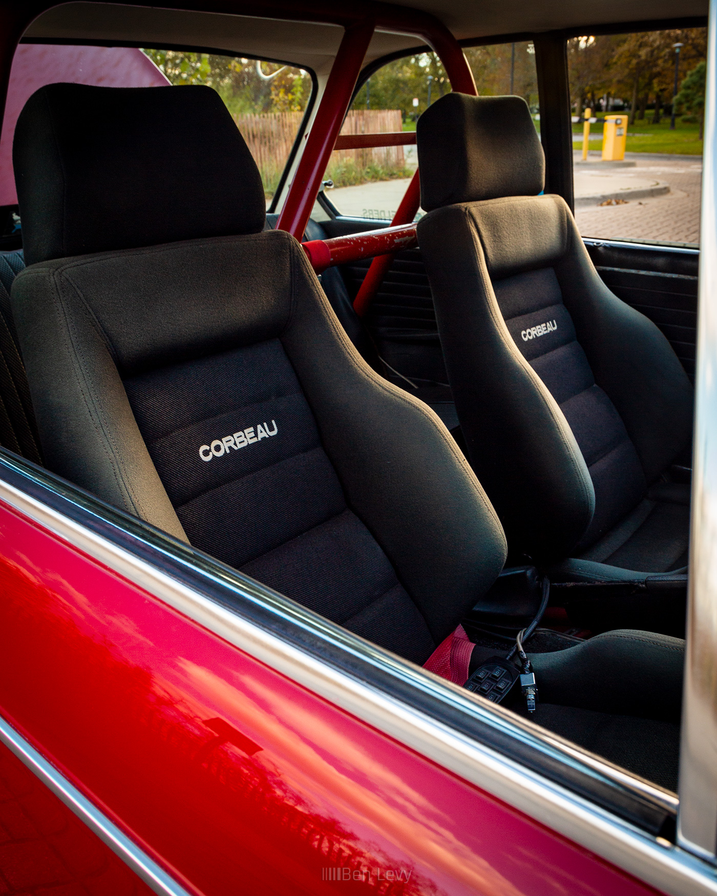 Corbeau Seats in BMW 2002