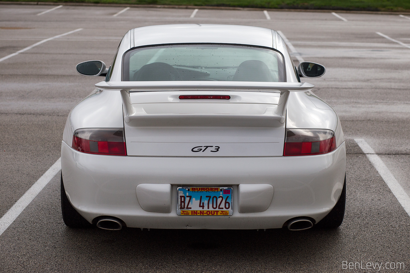 Rear end of White 996 GT3