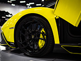 Black Wheel on Lamborghini Aventador