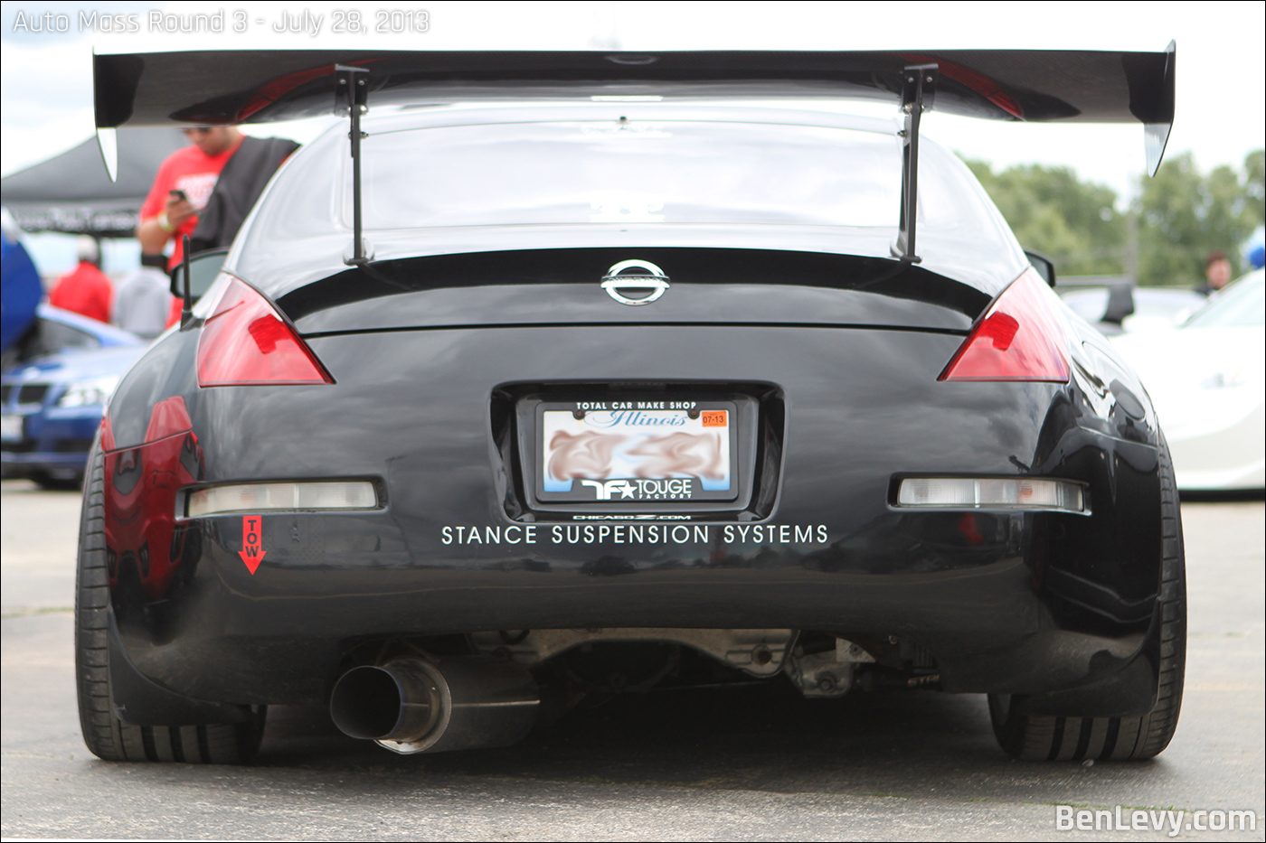 Nissan 350Z with Large Wing