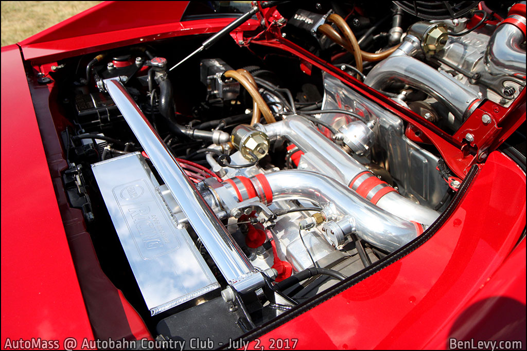 Red Toyota MR2 engine