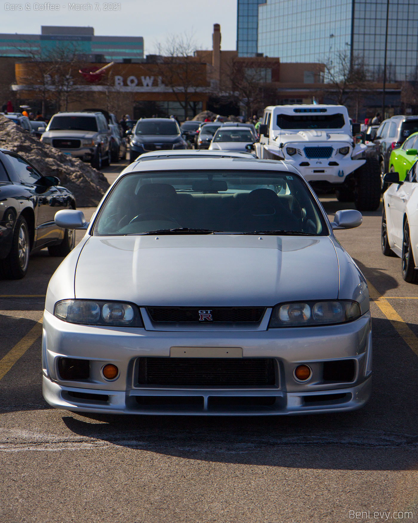 Front of Silver Nissan Skyline GT-R V-Spec