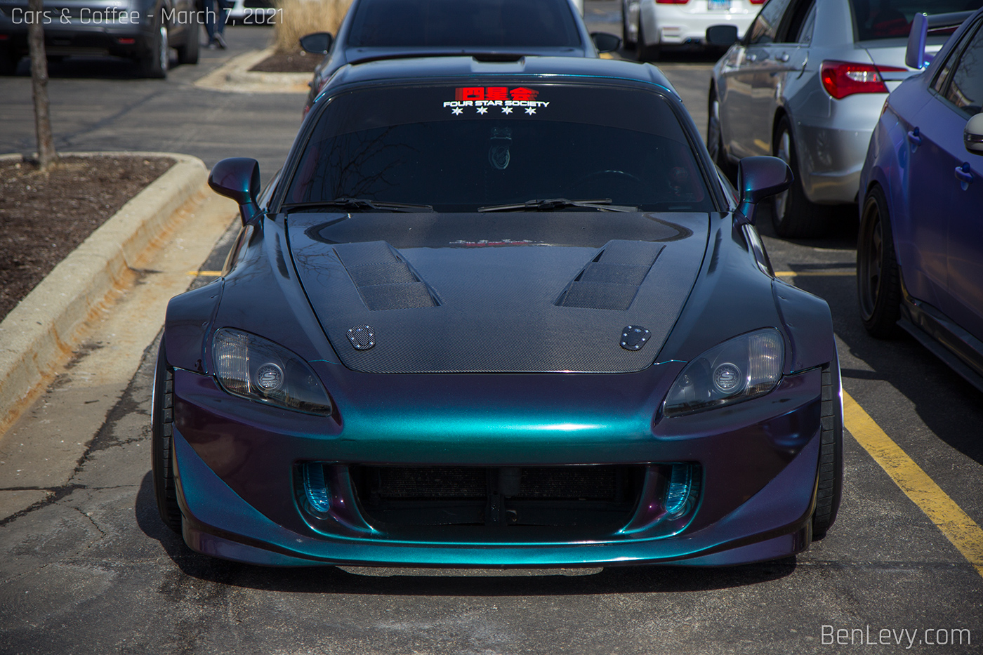 Honda S2000 with color shifting paint