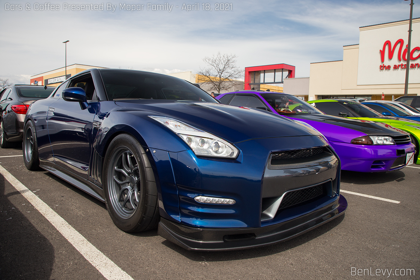 Clean R35 GT-R in Blue