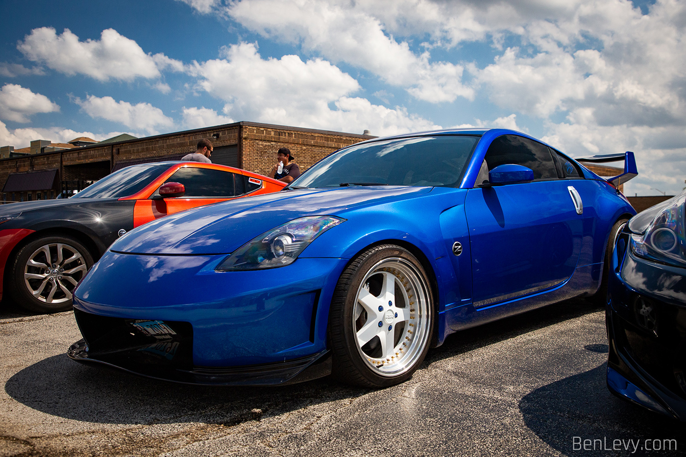 Blue Nissan 350Z at Chicago Auto Pros Lombard