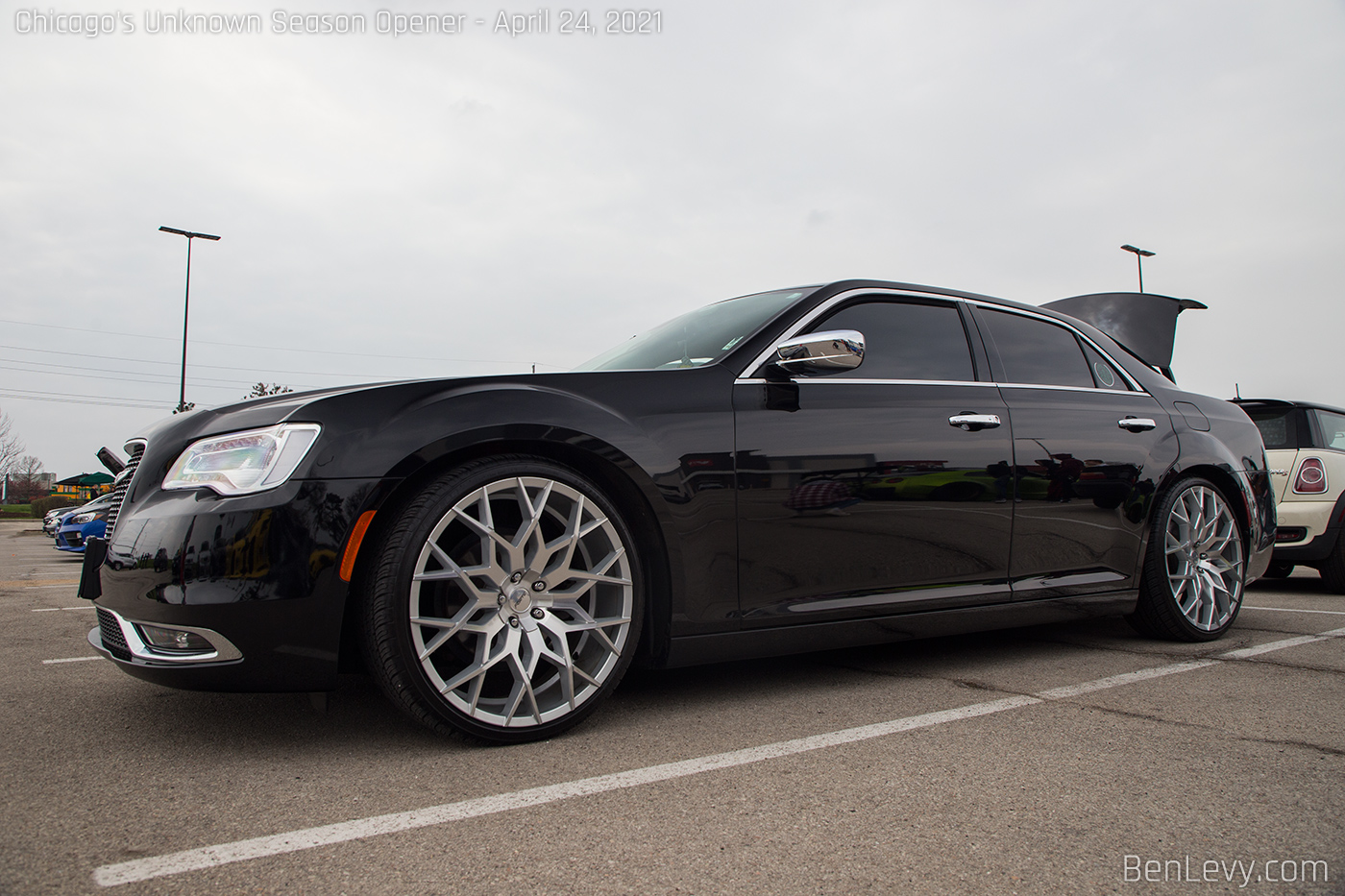 Black Chrysler 300 C