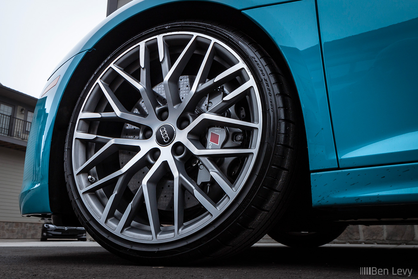 Audi R8 V10 Plus wheel