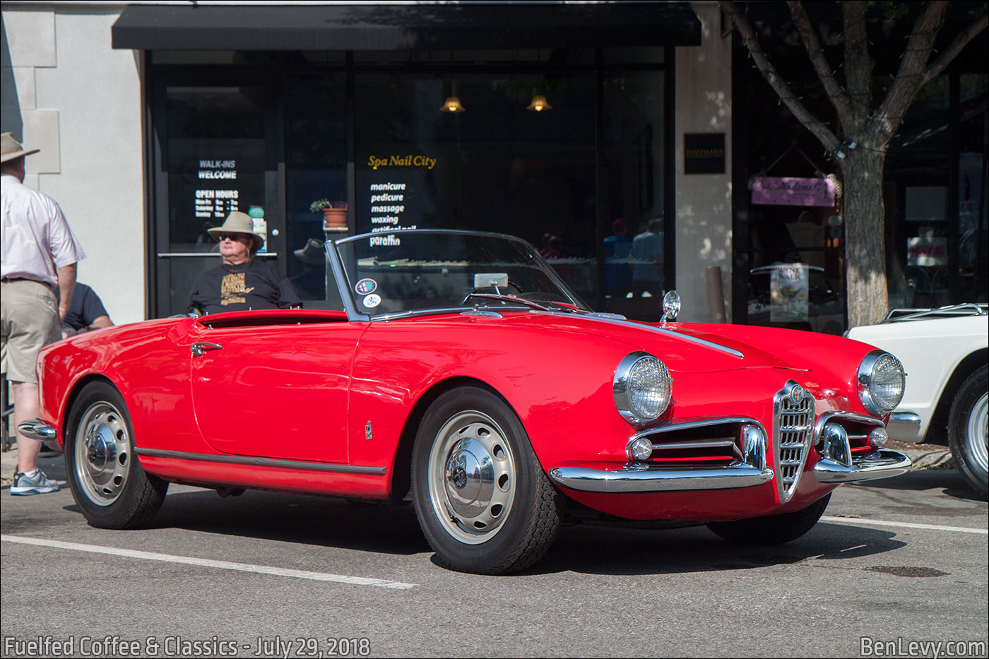 Red Alfa Romeo Giulietta Spider Veloce