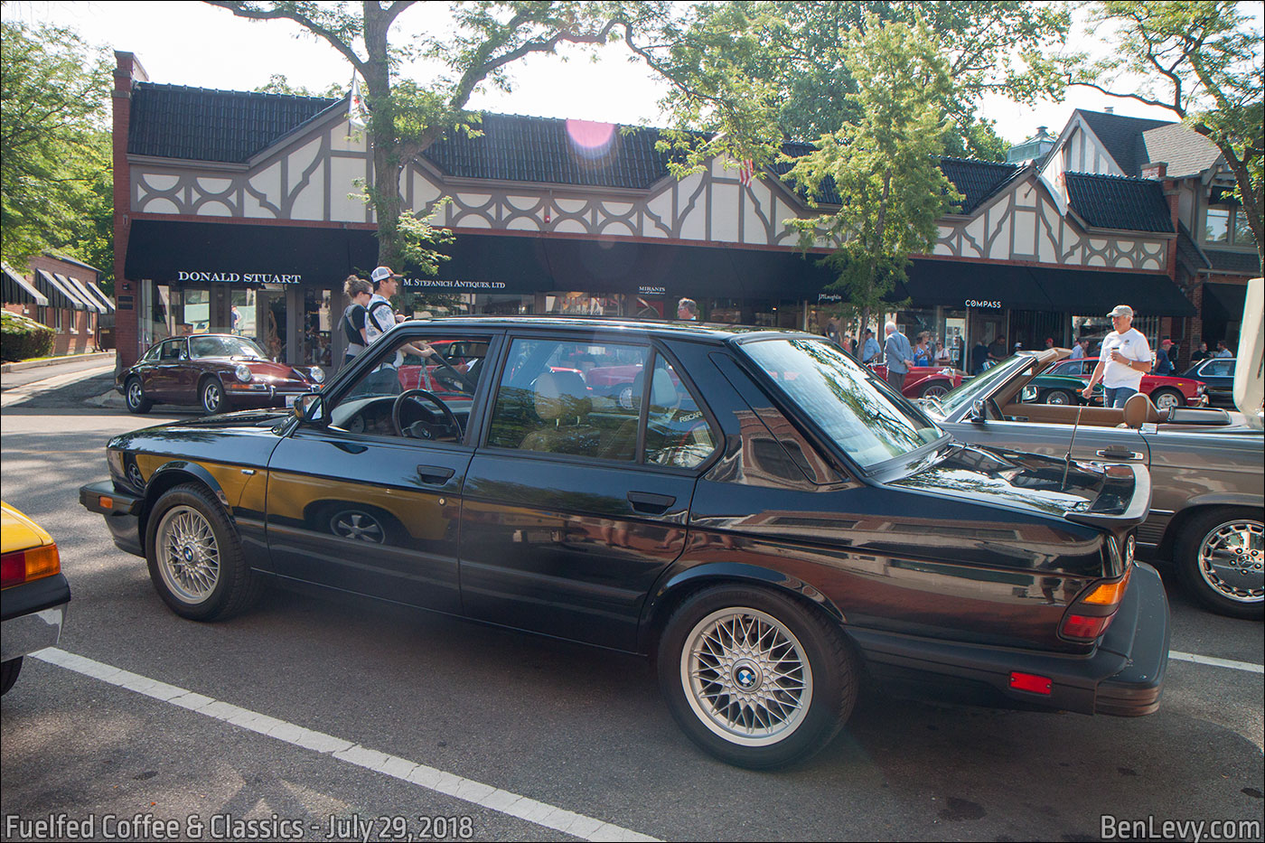 Black E28 BMW M5