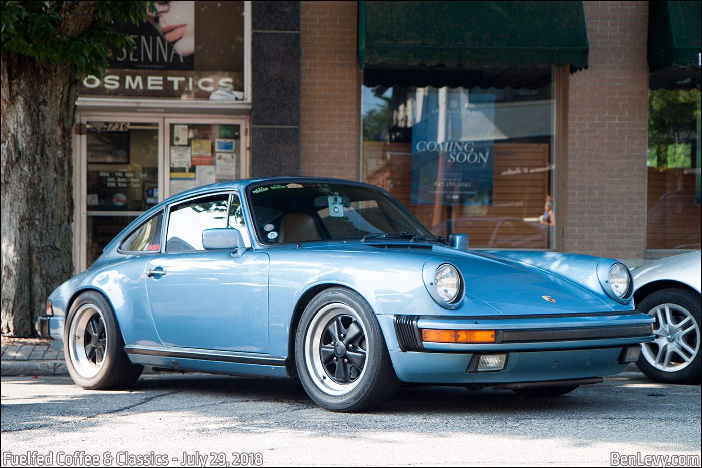 Blue Porsche 911