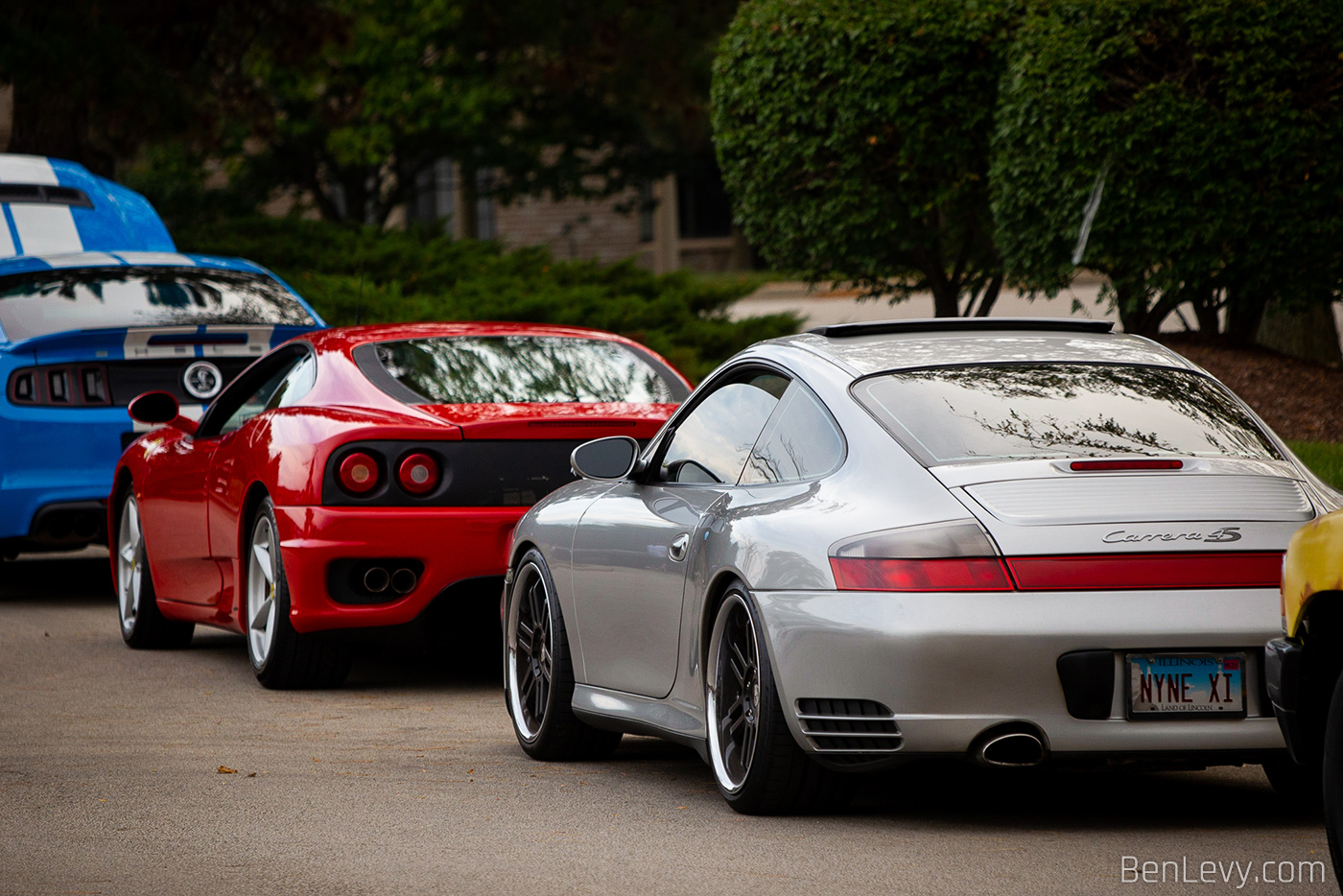 Red 360 Modena and Silver 911 C4S
